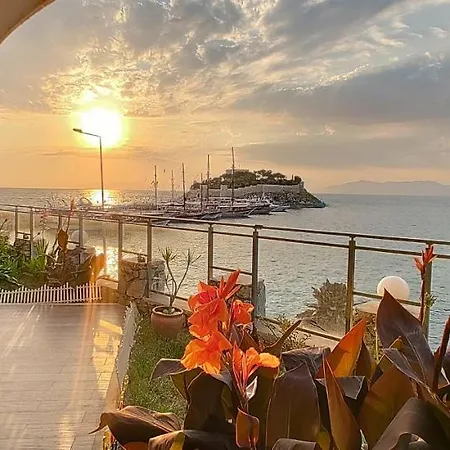 Waterfront Glass Flat * Kusadası