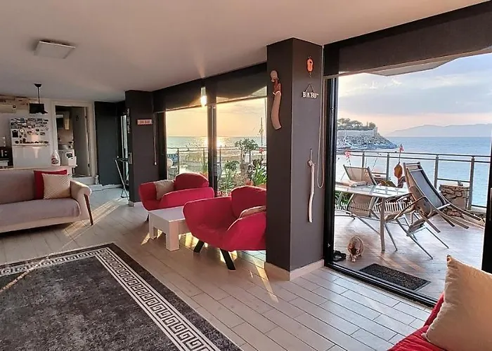 Waterfront Glass Flat