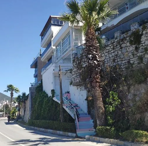 Waterfront Glass Flat *