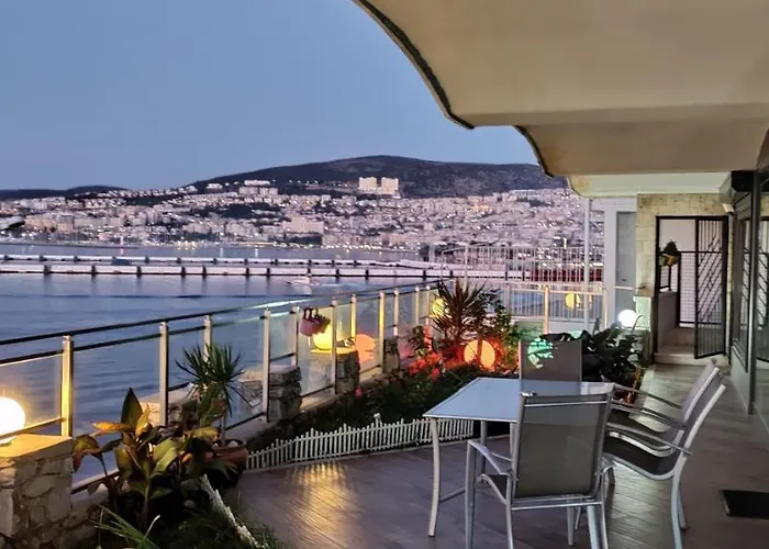 Waterfront Glass Flat